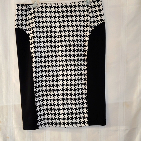 Michael Kors Skirt - Picture 2 of 4